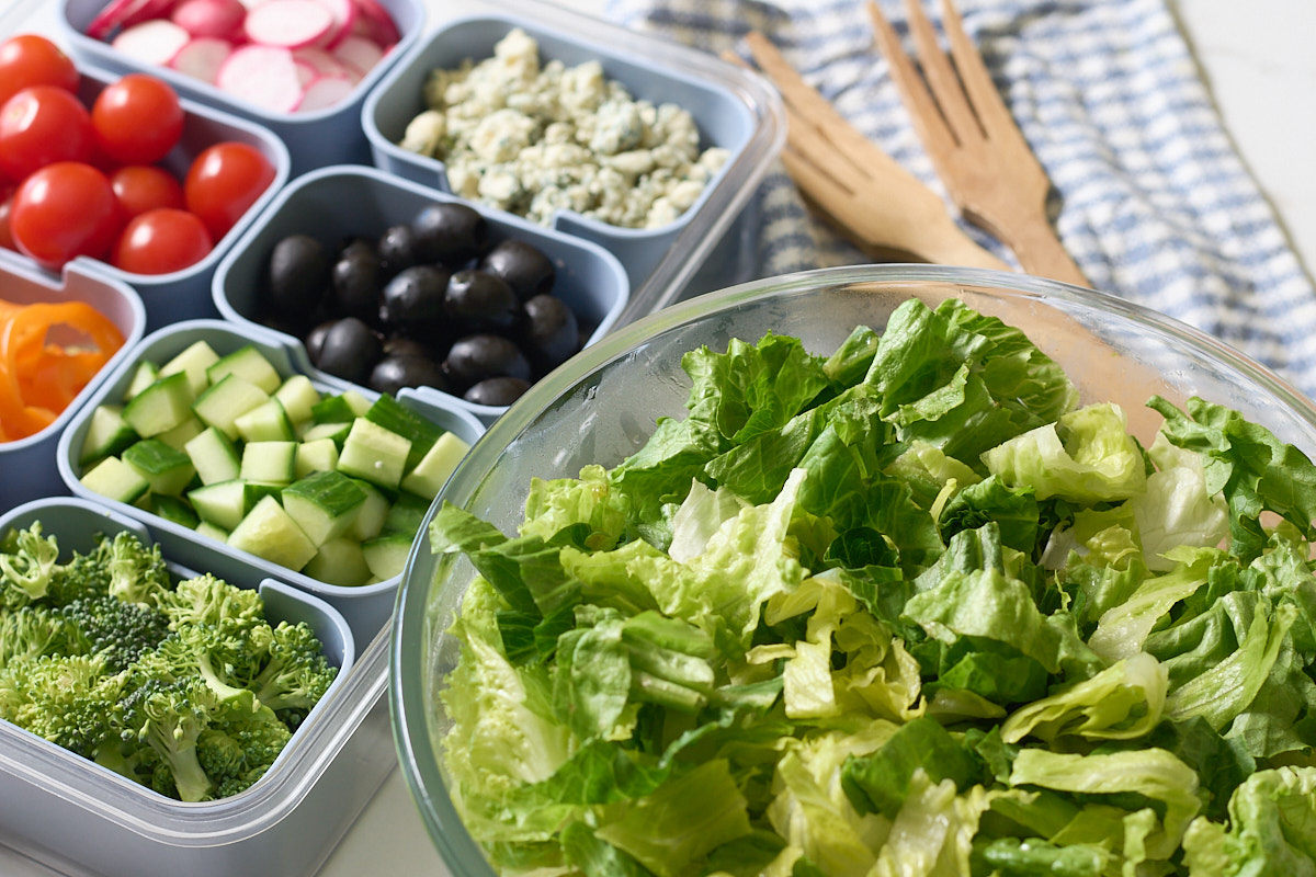 salad bowl with salad bar