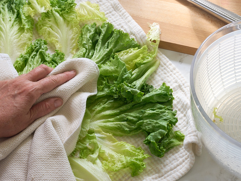 step 2. dry lettuce on towel