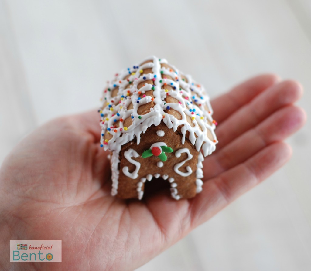 https://static.beneficial-bento.com/uploads/2014/12/3D-mini-gingerbread-house.jpg