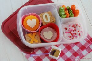 quick and easy way to add love to a lunch!