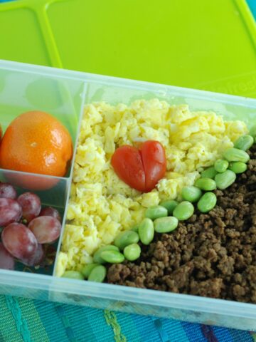 soboro bento - an easy idea for lunch with egg, beef, rice and edamame