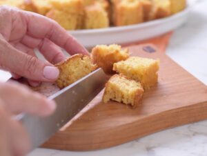 cut cornbread into large cubes