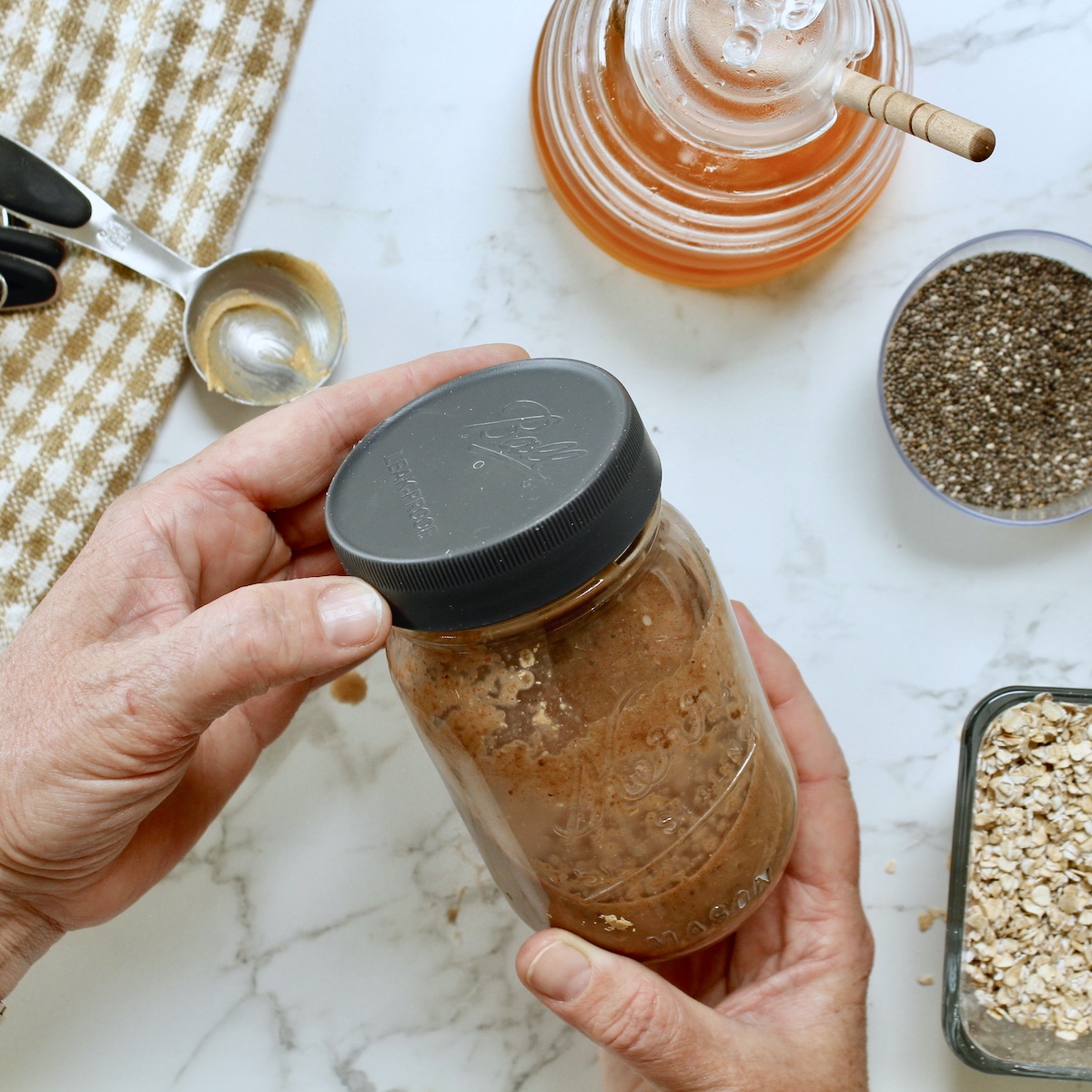 adjust liquid, add lid