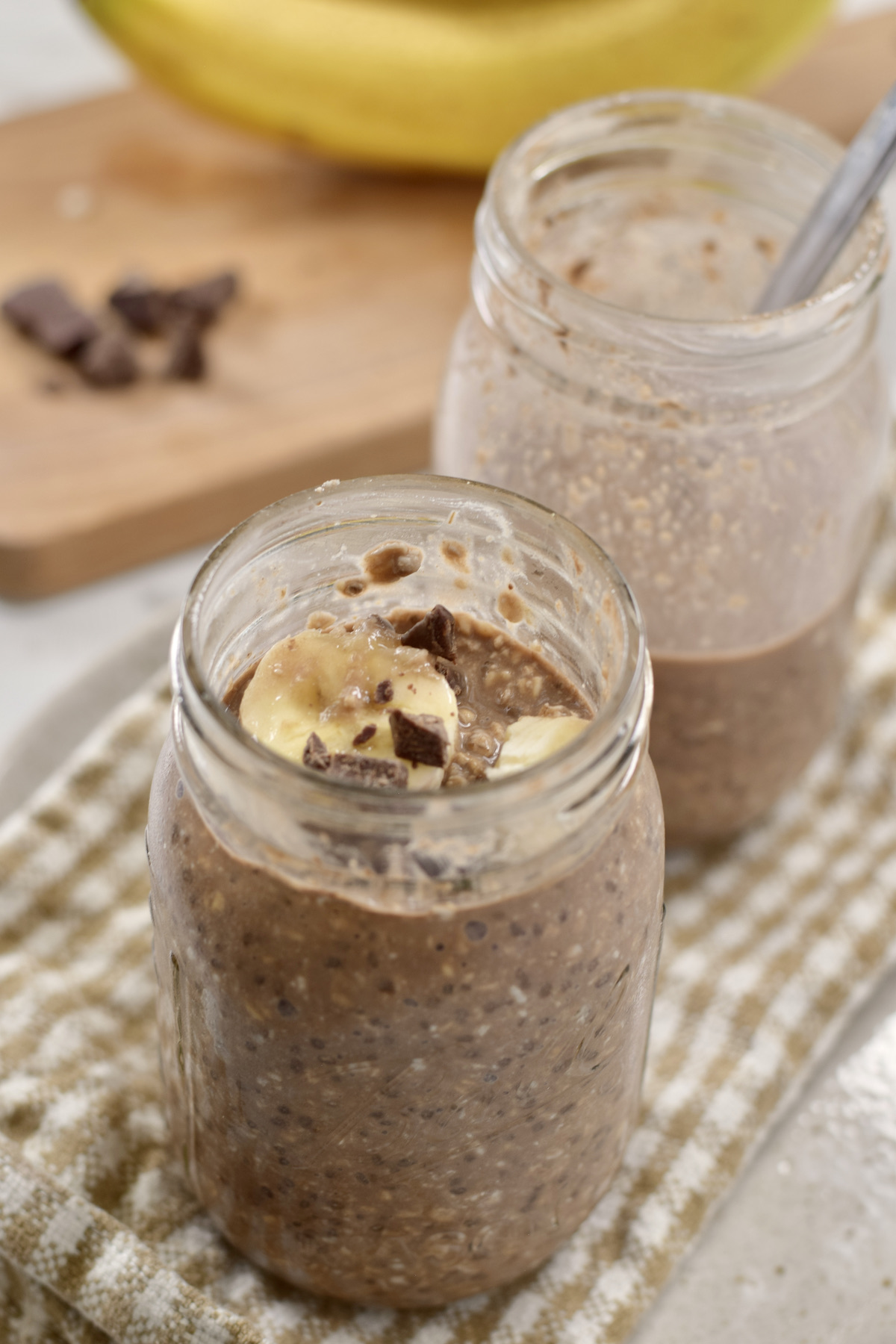 overnight oats, 2 jars