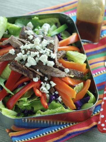 This is a great way to use up leftover steak! It's hard to think of thinks to do with leftover beef anyway, and this is so colorful and healthy! Recipe at beneficial-bento.com