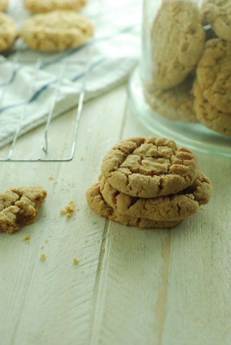 If you can't eat gluten, you can still re-live your childhood by making and eating these old-fashioned, hot from the oven, gluten free peanut butter cookies! Sprinkled with coarse sugar, you'll love to sink your teeth into these warm, crispy/chewy goodies! i am hungry just thinking about it!
