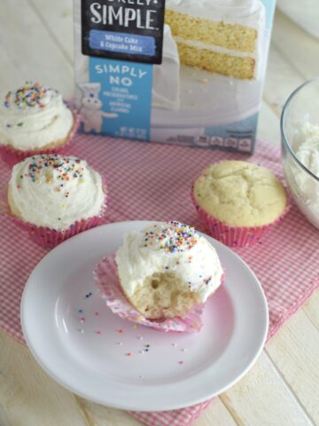 This trick can be used with just about any cake mix, but I especially loved making these with Pillsbury's Purely Simple mix, since it didn't have any artificial ingredients. These cupcakes were really light and fluffy, even with no eggs! this is a great way to treat someone with egg allergies. Made by beneficial-bento.com