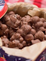 Cocolate Nut Clusters