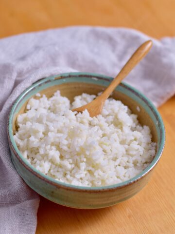low carb half calorie rice in bowl