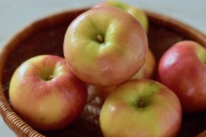 Honeycrisp apples