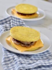 2 low carb breakfast sandwiches