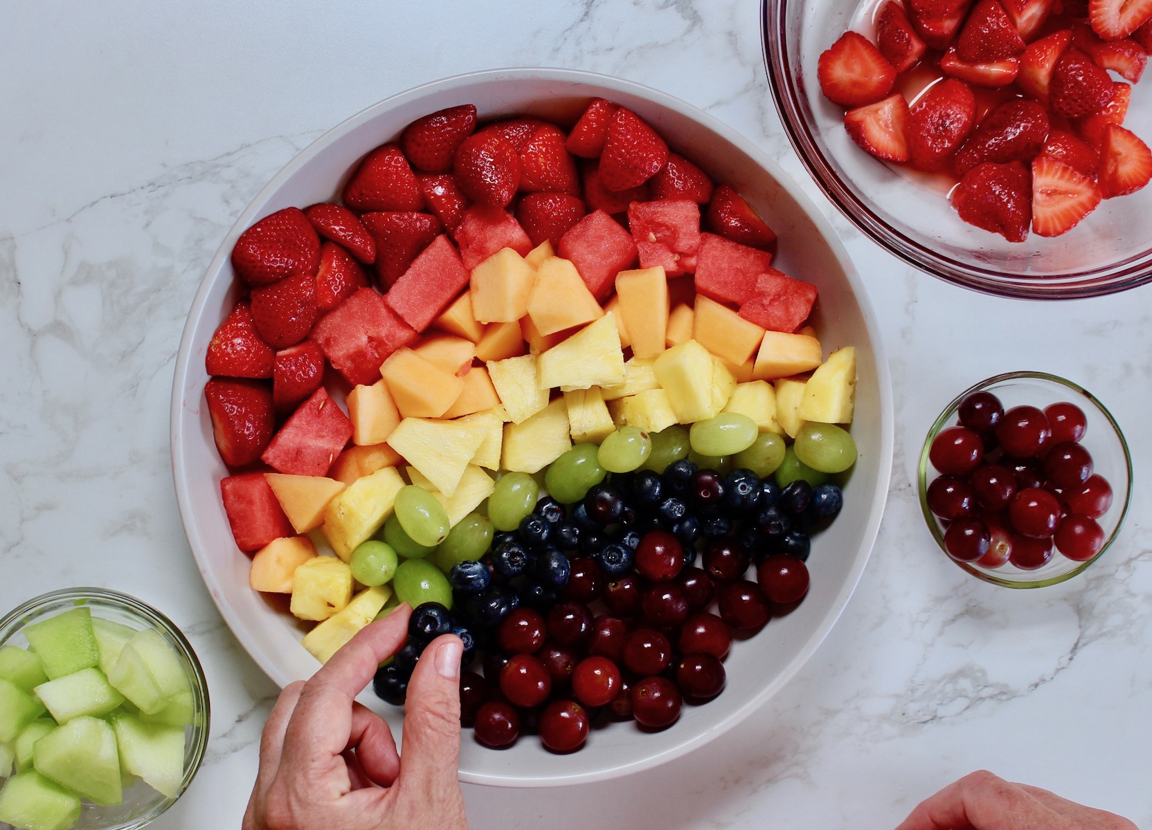 arrange fruit in shallow tray