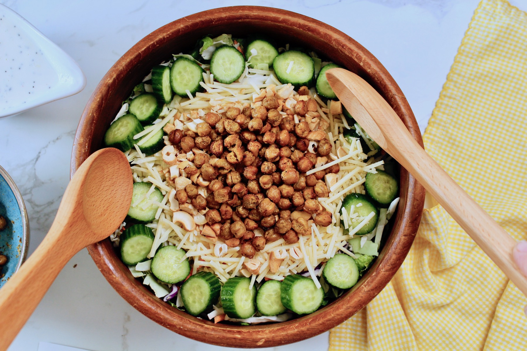 salad with chickpeas and cucumber