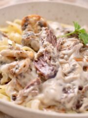 stroganoff noodles, parsley