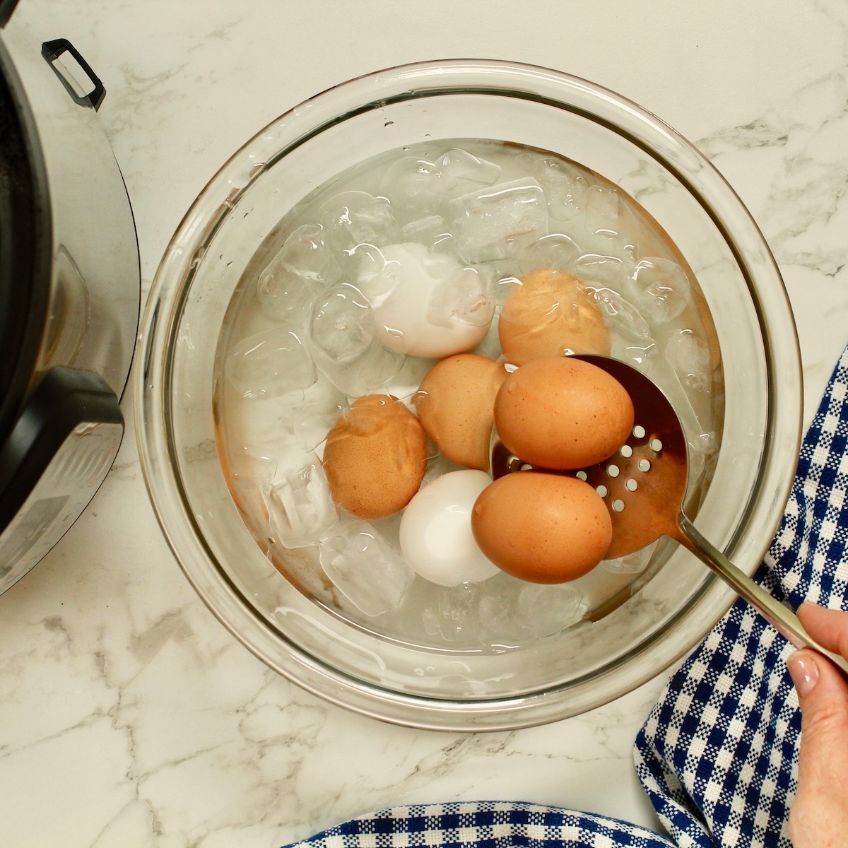 put eggs in cold water