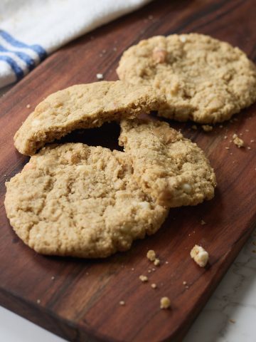 white choc oatmeal macadamia cookies
