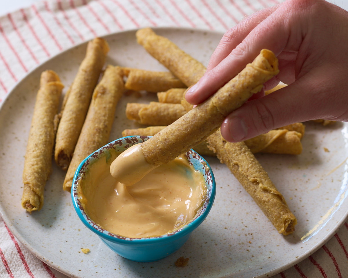sriracha mayo with taquito
