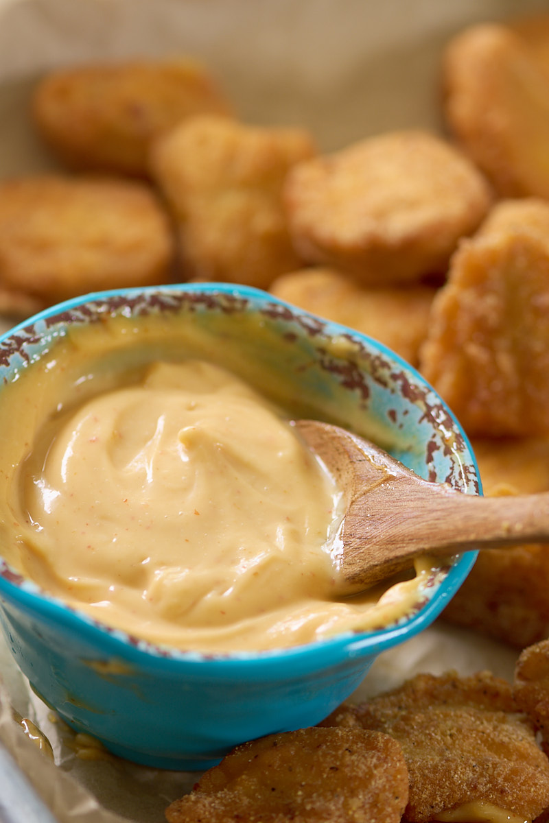 sriracha with nuggets vert